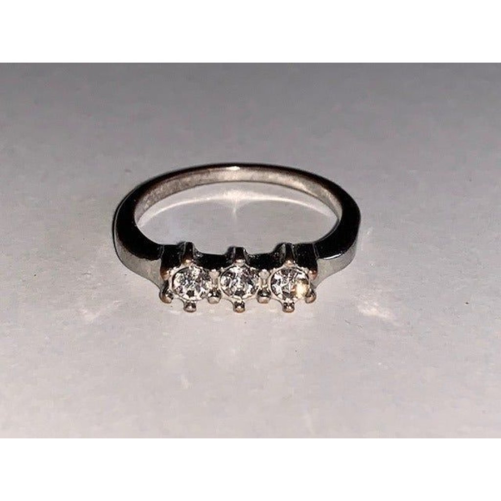 Silver Tone Ring Size 6.75